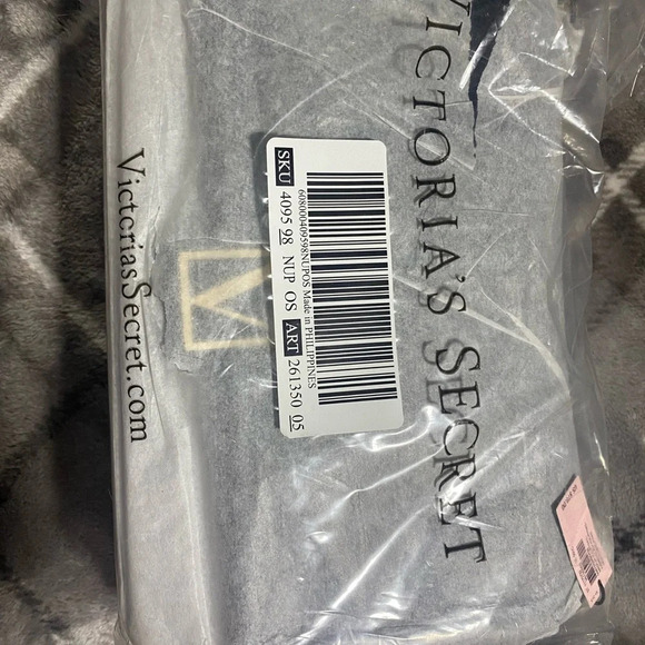 Victoria’s Secret medium shoulder bag - Picture 3 of 3